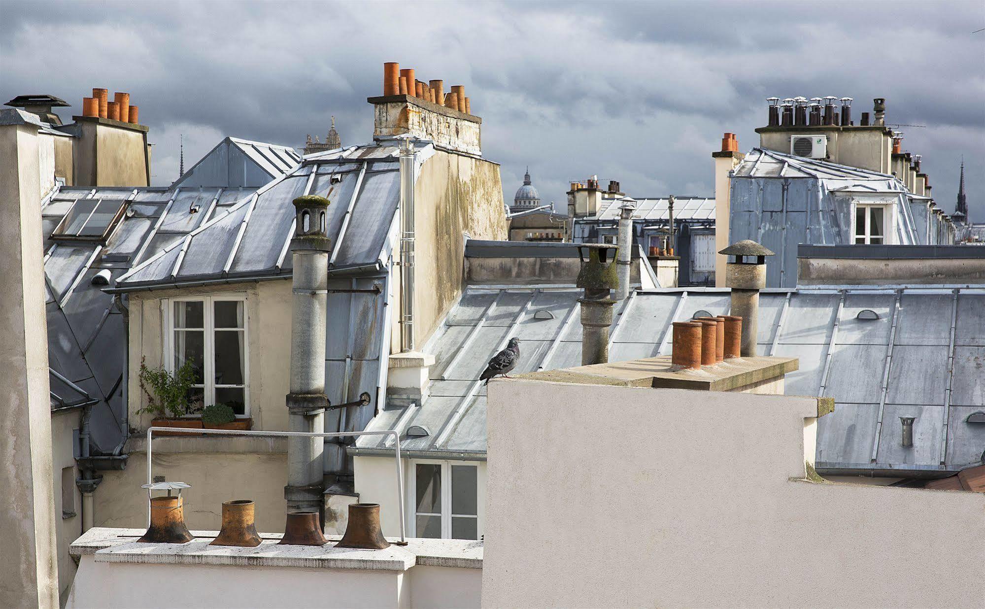 Hotel Le Relais Des Halles Paris Bagian luar foto